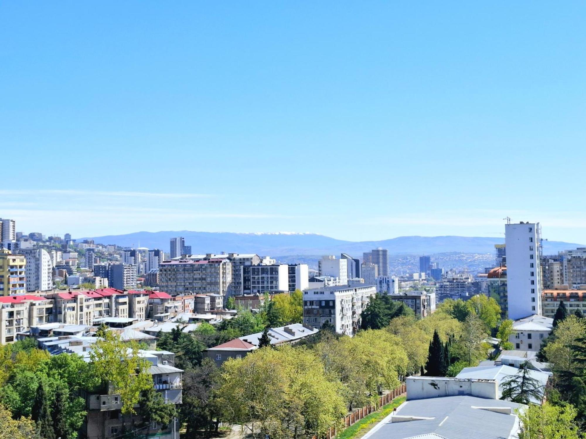 Апартаменты Cozy 1br Near Metro Station On Saburtalo. *